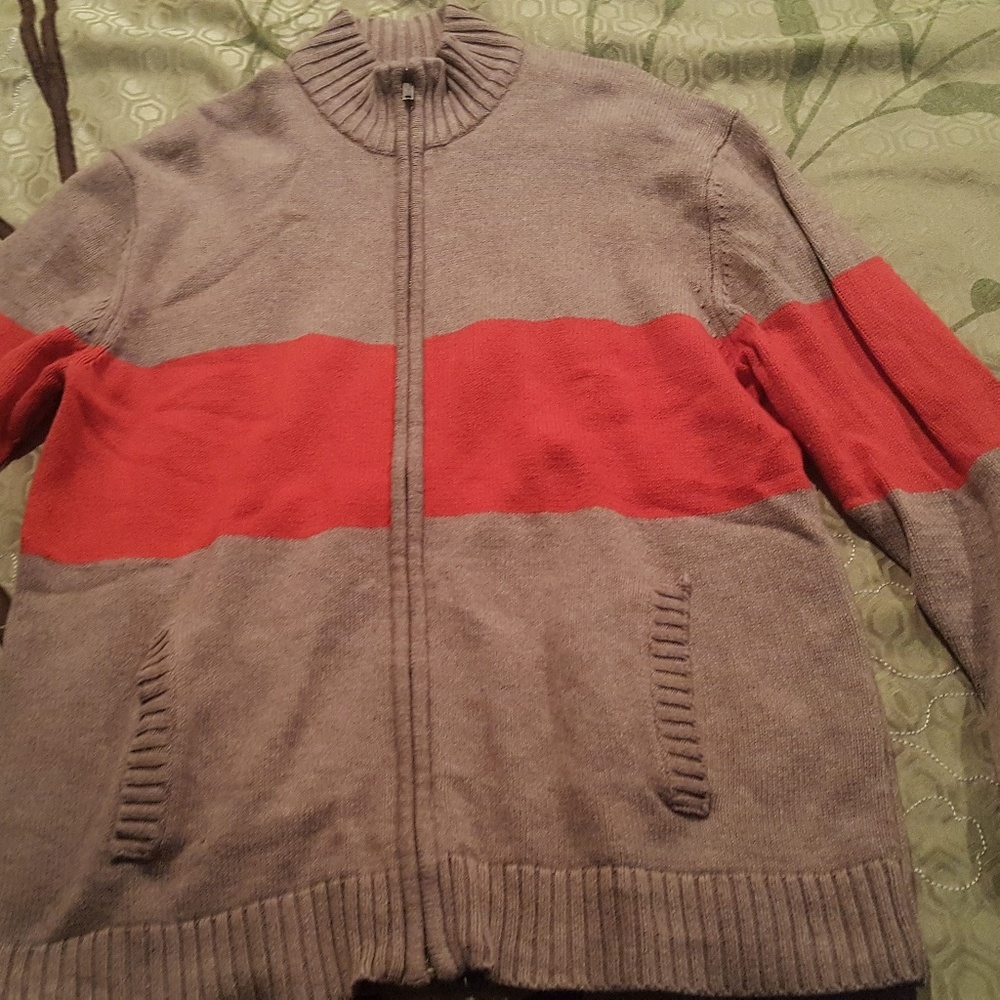 Gap sweater